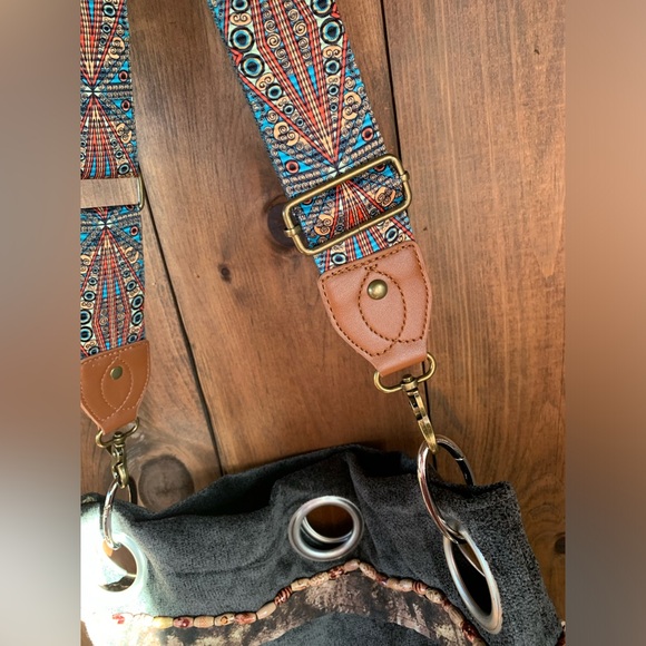 NEW! Hand crafted Large bucket/tote bag with feathers! - Picture 3 of 12